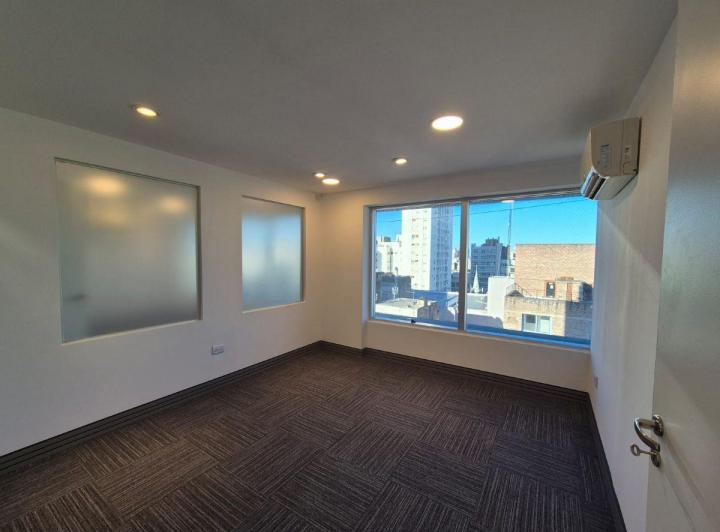 Local comercial · 220m² · 5 Ambientes · 2 Cocheras