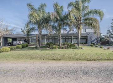 Casa · 513m² · 7 Ambientes · Venta – Casa de Categoría 7 Ambientes con Pileta, Quincho y Jacuzzi | Comarcas de Luján