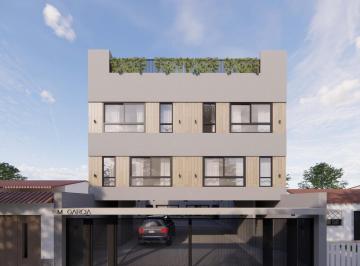 Casa · 80m² · 3 Ambientes · 1 Cochera · Venta Dúplex 3 Ambientes a Estrenar con Jardín y Cochera en Carapachay