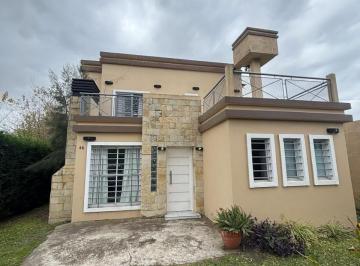 Casa de 2 ambientes, Cañuelas · Casa con Pileta en Venta en Villa Adriana Cañuelas