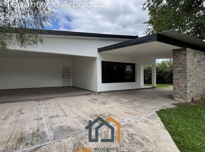 Casa · 290m² · 3 Dormitorios