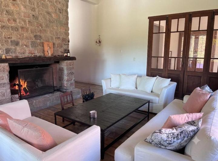 Casa · 330m² · 10 Ambientes · 5 Cocheras