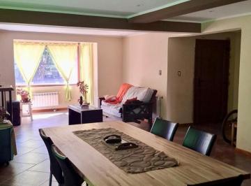 Casa · 160m² · 6 Ambientes · 2 Cocheras · Casa con 3 Dorm. y Gran Playroom