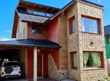 Casa · 160m² · 6 Ambientes · 2 Cocheras · Casa 4 Habitaciones Las Victorias Bariloche