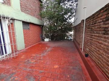 Departamento · 32m² · 2 Ambientes · 1 Cochera · Florida m - Luminoso Departamento de 2 Amb con Gran Patio y Cochera Cubierta!