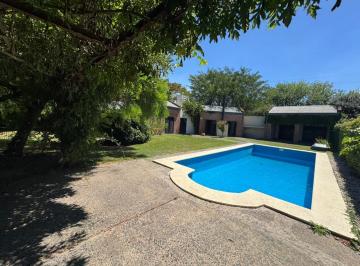Casa · 200m² · 5 Ambientes · 4 Cocheras · Casa en City Bell Alquiler Parque Pileta y Quincho