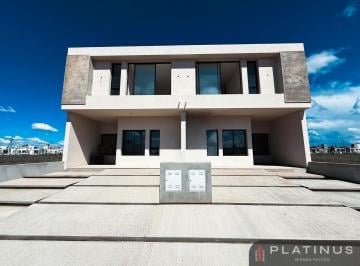Casa · 100m² · 6 Ambientes · 1 Cochera · Duplex en Venta de 3 Dorm. - Campos de Manantiales