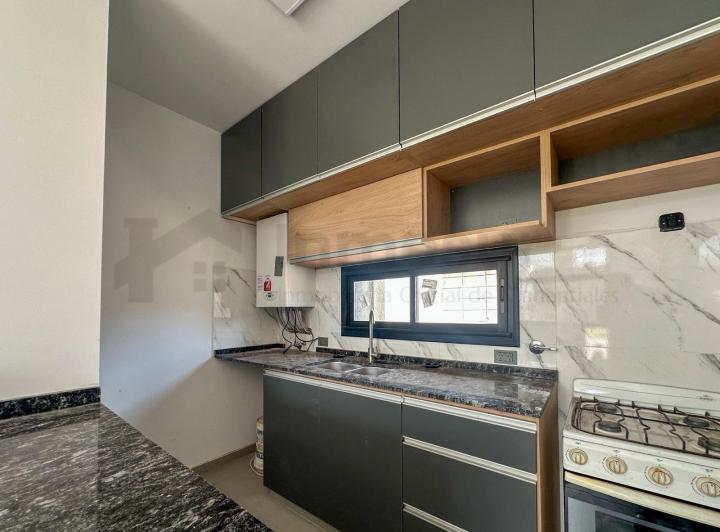 Casa · 90m² · 2 Dormitorios · 1 Cochera