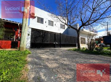Casa · 150m² · 4 Ambientes · 1 Cochera · Alquiler Casa con 3 Dorm., Garage, Jardín y Quincho con Parrilla - Zona Residencial Muñiz