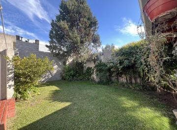Casa · 145m² · 4 Ambientes · Casa Lote Propio Posibilidad de Multifamiliar con Fondo