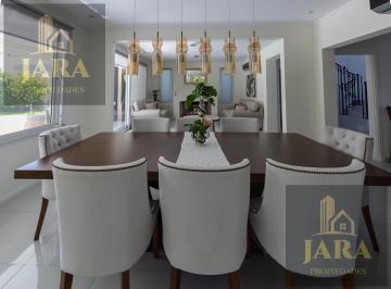 Casa · 523m² · 5 Ambientes · 4 Cocheras · Venta Casa 5 Ambientes Nuevo Quilmes con Piscina