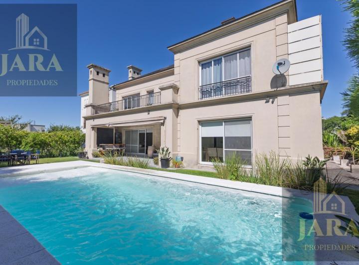 Casa · 523m² · 5 Ambientes · 4 Cocheras