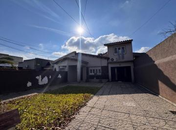 Casa · 198m² · 5 Ambientes · 4 Cocheras · Venta - Casa 5 Ambientes con Parque - Sa de Padua