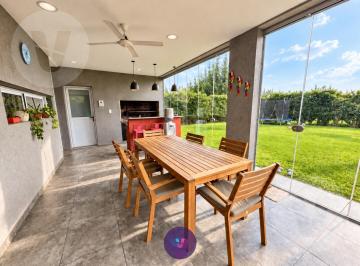 Casa · 180m² · 4 Ambientes · 2 Cocheras · Casa en Alquiler Anual, Barrio Santa Juana - Canning