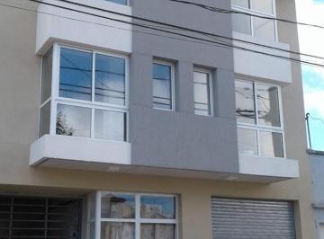 Departamento · 3 Ambientes · 1 Cochera · Alquiler Casa 3 Amb con Garage Semi Cubierto
