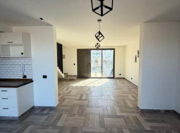 Departamento de 4 ambientes, El Sauce · Duplex en Venta Sol Andino Lv
