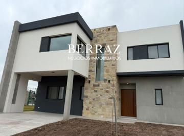 Casa · 186m² · 5 Ambientes · 1 Cochera · Casa Venta 4 Dorm. Barrio Santa Elisa Lote de 563 m² Pilar del Este