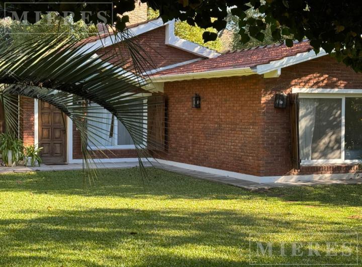 Casa · 130m² · 3 Ambientes · 2 Cocheras