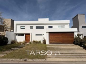 Casa · 600m² · 5 Ambientes · 4 Cocheras · Casa en Venta 3 Dorm. en Siete Soles
