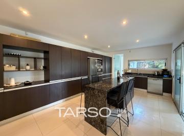 Casa · 600m² · 5 Ambientes · 4 Cocheras · Casa en Venta 3 Dorm. en Siete Soles