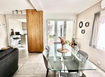 Casa · 90m² · 3 Ambientes · 1 Cochera · Casa 3 Amb en Temperley - Apto Credito - Gral Paz 815