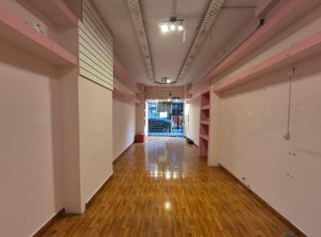 Local comercial · 32m² · Local Comercial - Muy Buena Ubicacion - 32 m²