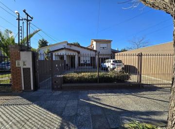 Casa · 198m² · 5 Ambientes · 4 Cocheras · Venta Casa 5 Ambientes – San Antonio de Padua