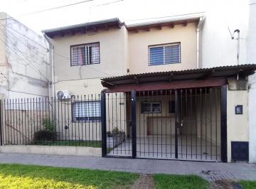 Casa · 183ha · 4 Ambientes · 1 Cochera · Casa Tres Dorm., con Cochera y Patio