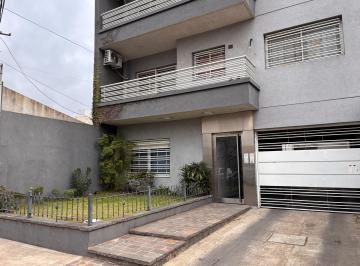 Departamento de 2 ambientes, Lanús · 2 Amb con Cochera Al Frente