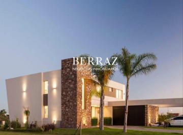 Casa · 320m² · 8 Ambientes · 1 Cochera · Casa en Venta en Muelles, Puertos, Escobar
