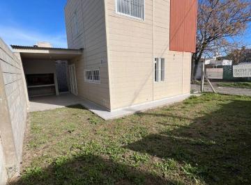 Casa · 85m² · 3 Ambientes · Oportunidad de Inversión: Casa en Venta de 2 Dorm con Renta en B 20 de Junio