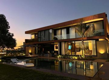Casa · 328m² · 6 Ambientes · 2 Cocheras · Casa en Venta Terralagos Barrio Playa