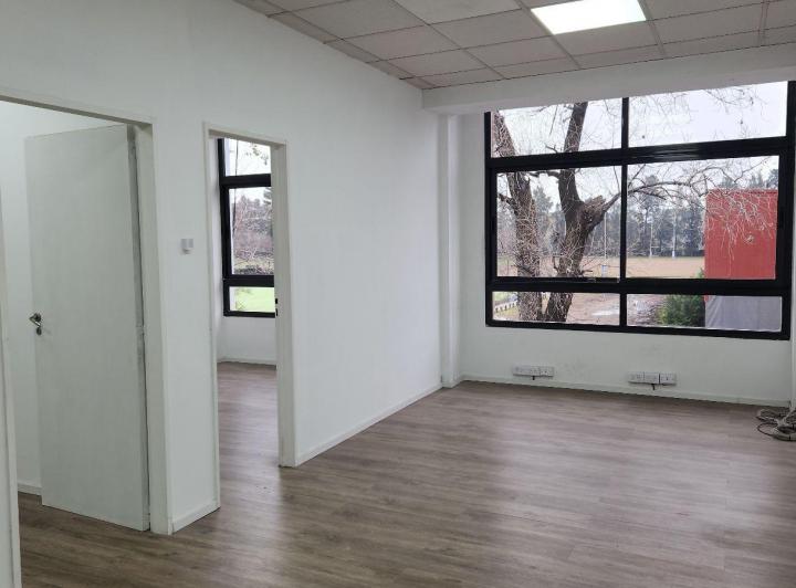 Oficina comercial · 70m² · 4 Ambientes · 1 Cochera