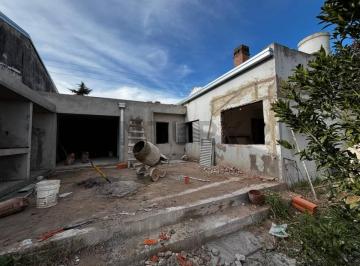 Casa · 115m² · 4 Ambientes · 1 Cochera · Casa en Venta Pozo, gonnet 495 E/ 17 y 18