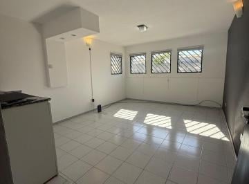 Oficina comercial · 3 Ambientes · Oficina en Alquiler, Ideal Profesionales - Primer Piso - Alberdi, Córdo