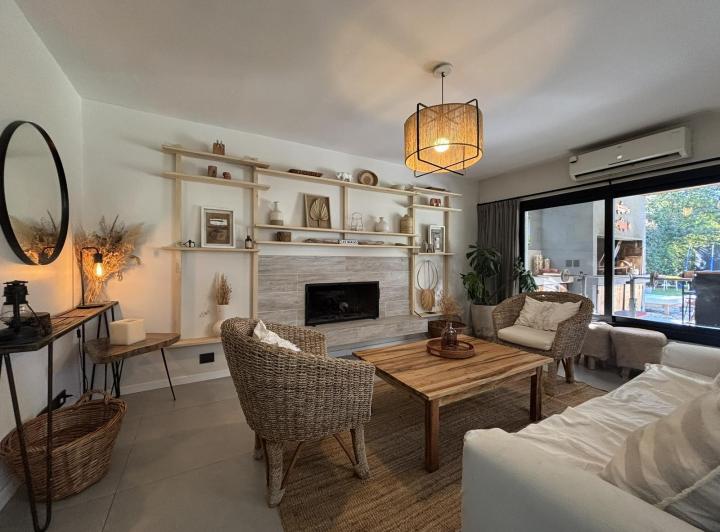 Casa · 210m² · 5 Ambientes