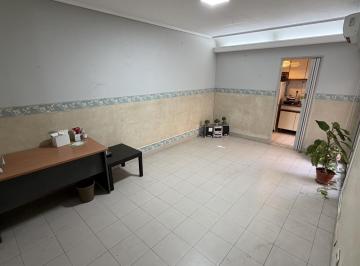 Departamento · 52m² · 3 Ambientes · Muy Buen Departamento de 3 Ambientes con Patio en Planta Baja Apto Profesional