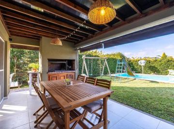 Casa · 111m² · 4 Ambientes · 2 Cocheras · Venta Casa 4 Ambientes Lote Central Pilar del Este