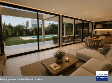 Casa · 220m² · 6 Ambientes · 3 Cocheras · Casa Moderna en Alquiler en Los Castaños