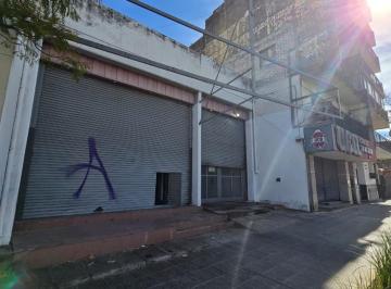 Bodega-Galpón · 235m² · Galpon en Alquiler Av Maipu 765. B° Centro