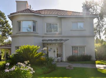 Casa de 5 ambientes, Esteban Echeverría · Barrio Saint Thomas Sur