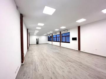 Local comercial de 3 ambientes, San Nicolás · Local Comercial en Primer Piso - 180 m