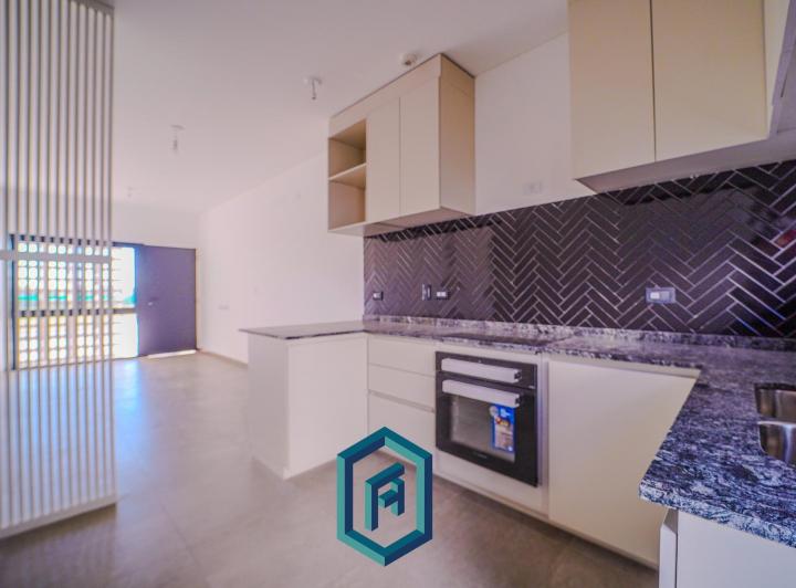 Casa · 75m² · 4 Ambientes · 2 Cocheras