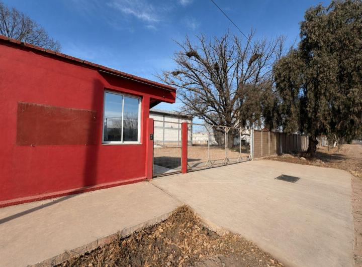 Bodega-Galpón · 250m² · 1 Ambiente · 3 Cocheras