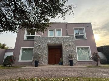 Casa de 4 ambientes, Villa Allende · Country San Isidro Villa Allende - Venta Casa 3 Dorm. 3 Baños con Pileta