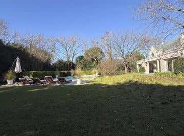 Casa · 490m² · 7 Ambientes · 6 Cocheras · Casa en San Jorge Village