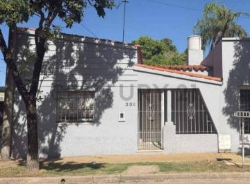 Casa · 128m² · 3 Ambientes · 1 Cochera · Casa de 2 Dorm. con Cochera; en Excelente Ubicación