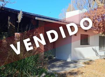 Casa · 758m² · 4 Ambientes · 1 Cochera · Casa en Valle Hermoso