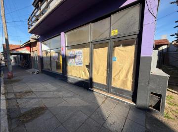 Local comercial · 100m² · Amplio Local en Venta en Mar del Tuyu Sobre Zona Centrica
