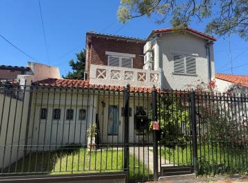 Casa · 175m² · 5 Ambientes · Casa Chalet en Venta en Florida Mitre/este, Vicente López, G. B. a. Zona Norte